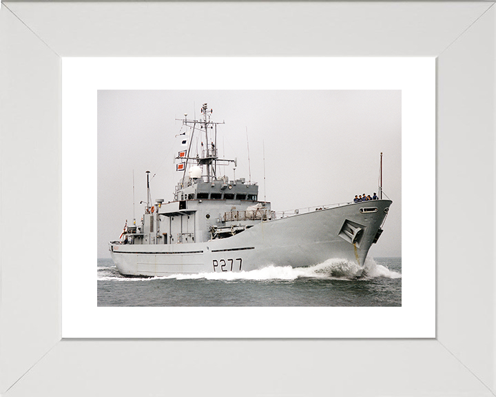 HMS Anglesey (P277) Royal Navy Island Class Patrol Vessel Underway Photo Print Wall Art Decor Posters, Prints, & Visual Artwork Hampshire Prints 10 x 8 White Frame Yes