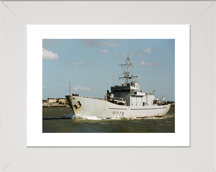HMS Alderney (P278) Royal Navy Island Class Patrol Vessel Entering Portsmouth Harbour Photo Print Wall Art Decor Posters, Prints, & Visual Artwork Hampshire Prints 10 x 8 White Frame Yes
