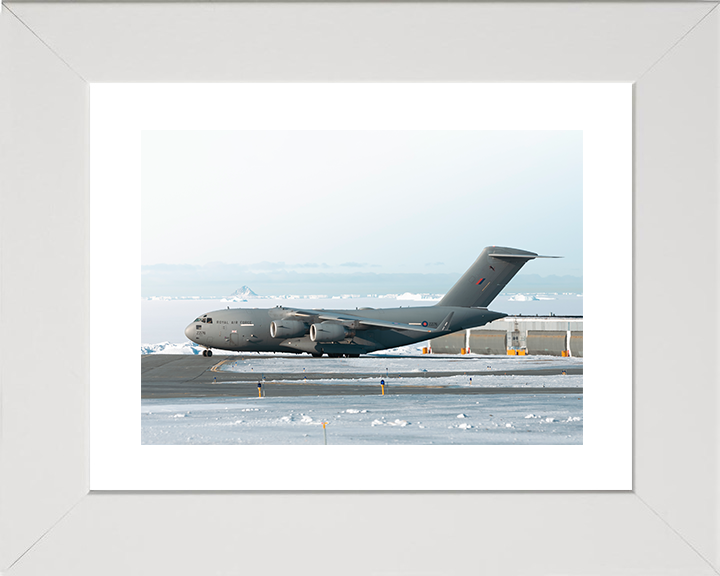 RAF C-17 Globemaster Side on Canada 2026 Photo Print Royal Air Force Aircraft Wall Art Posters, Prints, & Visual Artwork Hampshire Prints 10 x 8 White Frame Yes