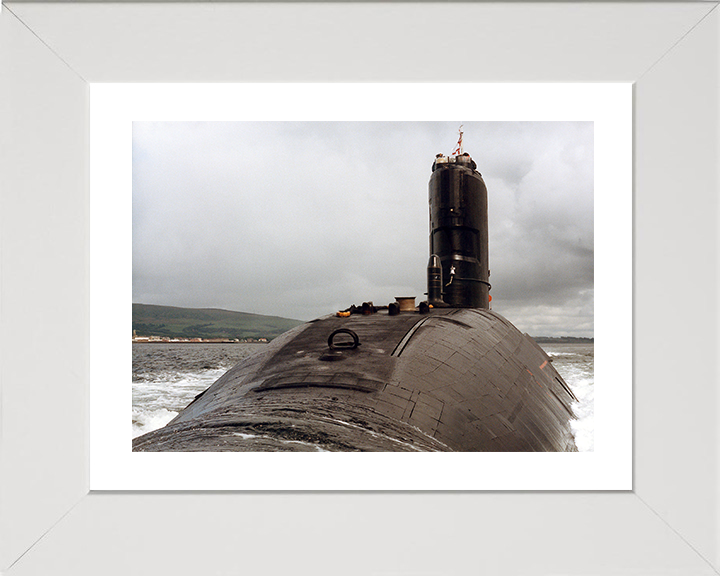 HMS Trenchant (S91) Photo Print - Clyde 1993 - Royal Navy Trafalgar Class Submarine Hampshire Prints 10 x 8 White Frame Yes