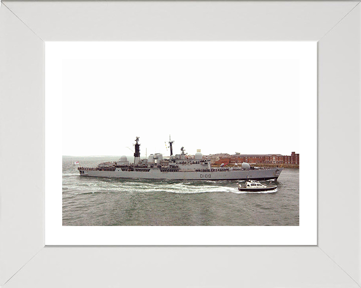 HMS Cardiff (D108) Royal Navy Type 42 Destroyer Entering Portsmouth 2005 Photo Print Wall Art Decor Posters, Prints, & Visual Artwork Hampshire Prints 10 x 8 White Frame Yes