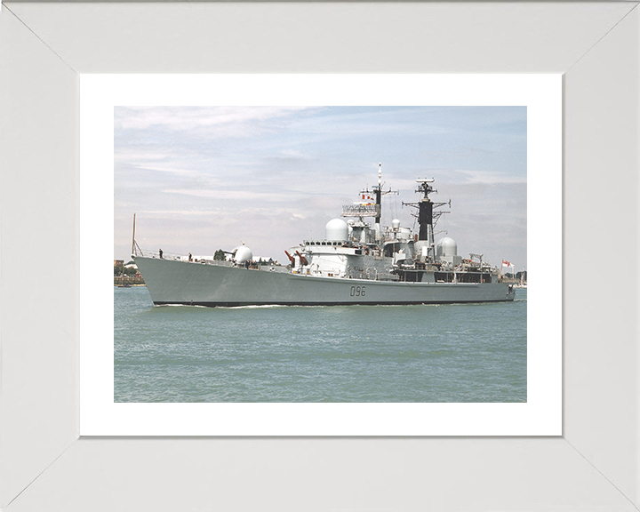 HMS Gloucester (D96) Photo Print - Leaving Portsmouth 2001 - Royal Navy Type 42 Destroyer