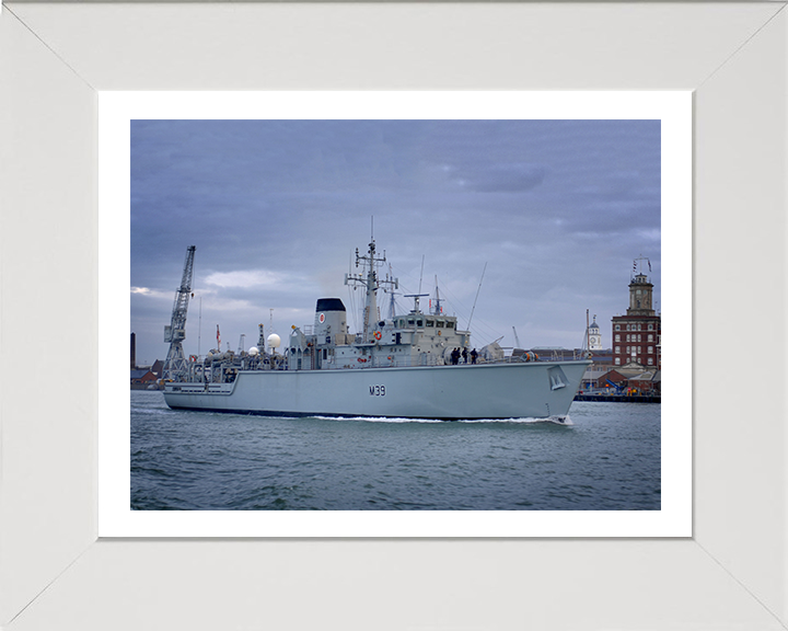 HMS Hurworth M39 | Photo Print | Framed Print | Hunt Class | Mine Warfare Vessel | Royal Navy Hampshire Prints