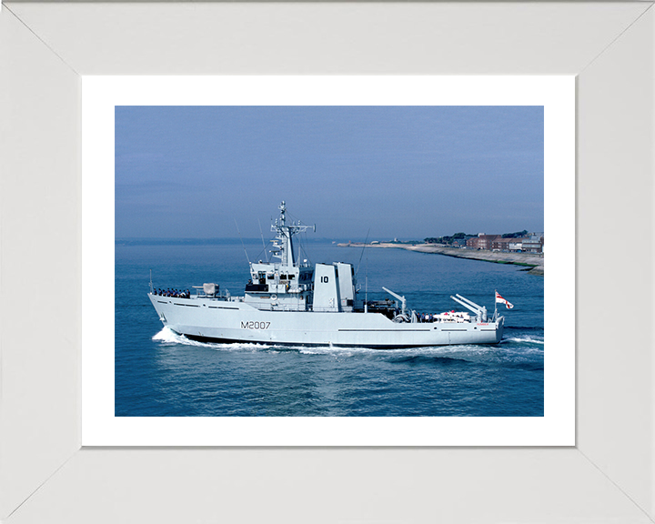 HMS Humber M2007 | Photo Print | Framed Print | River Class | Minesweeper | Royal Navy Hampshire Prints
