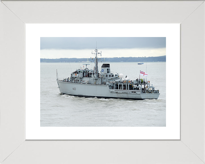 HMS Brocklesby (M33) Royal Navy Hunt Class Mine Warfare Vessel Leaving Port Photo Print Wall Art Decor Posters, Prints, & Visual Artwork Hampshire Prints 10 x 8 White Frame Yes