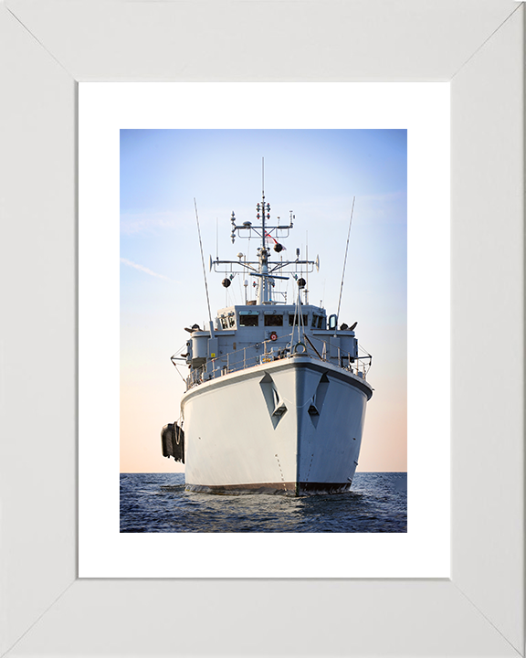 HMS Atherstone (M38) Royal Navy Hunt Class Mine Vessel Arabian Gulf 2010 Photo Print Wall Art Decor Posters, Prints, & Visual Artwork Hampshire Prints 10 x 8 White Frame Yes