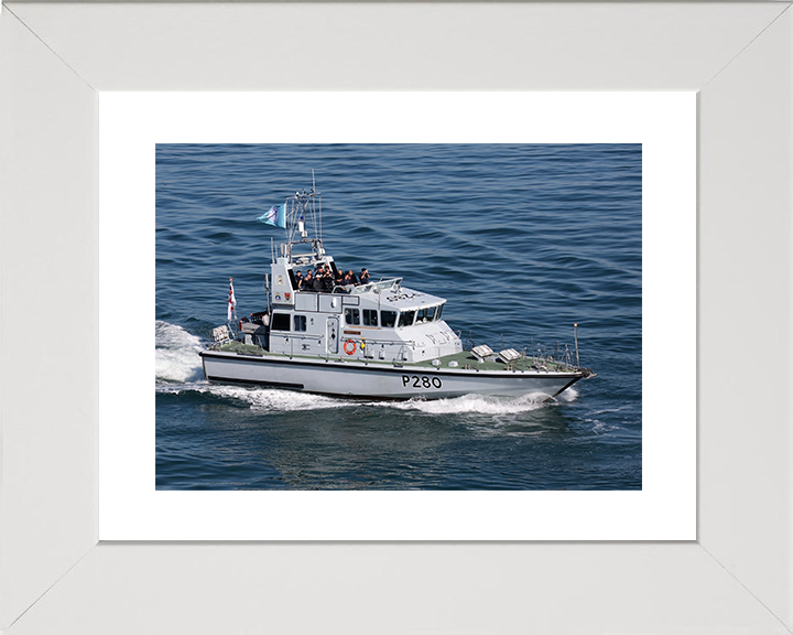 HMS Dasher (P280) Royal Navy Archer Class P2000 Patrol Vessel Underway Photo Print Wall Art Decor Posters, Prints, & Visual Artwork Hampshire Prints 10 x 8 White Frame Yes