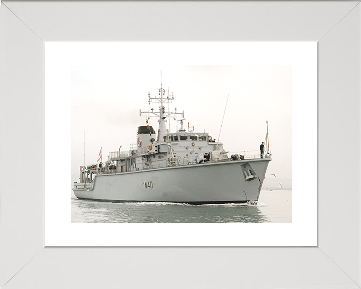 HMS Berkeley (M40) Royal Navy Hunt Class Mine Warfare Vessel Entering Harbour Photo Print Wall Art Decor Posters, Prints, & Visual Artwork Hampshire Prints 10 x 8 White Frame Yes