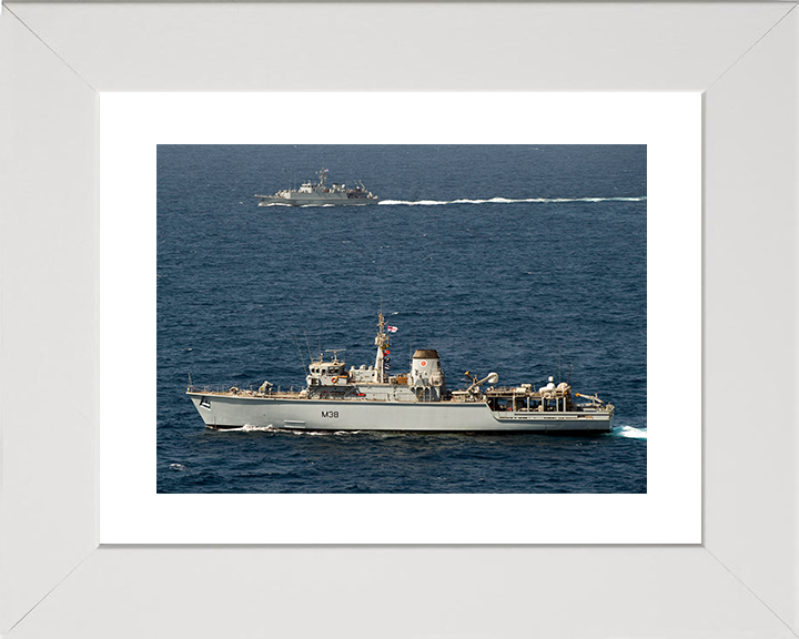 HMS Atherstone (M38) Royal Navy Hunt Class Mine Warfare Vessel Middle East 2009 Photo Print Wall Art Decor Posters, Prints, & Visual Artwork Hampshire Prints 10 x 8 White Frame Yes