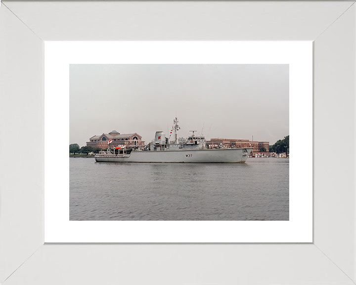 HMS Chiddingfold M37 | Photo Print | Framed Print | Hunt Class | Minehunter | Royal Navy Hampshire Prints