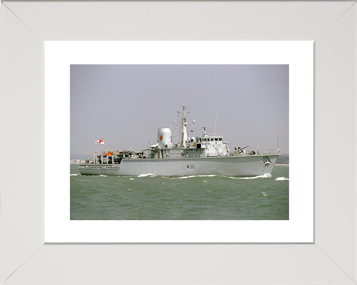 HMS Bicester (M36) Royal Navy Hunt Class Mine Warfare Vessel Underway Photo Print Wall Art Decor Posters, Prints, & Visual Artwork Hampshire Prints 10 x 8 White Frame Yes