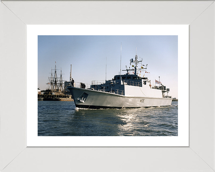 HMS Penzance (M106) Photo Print - Entering Portsmouth 1998 - Royal Navy Sandown Class Minehunter