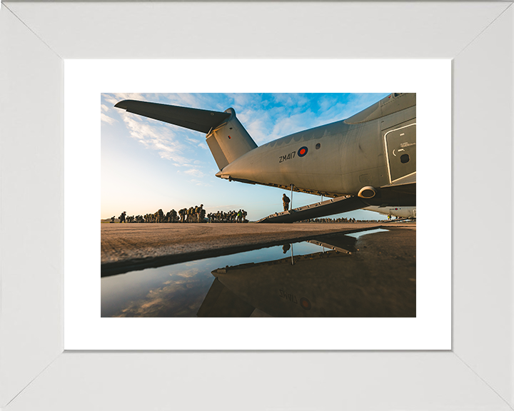 British Army 16 Air Assault Brigade Board an RAF A400M Photo Print Wall Art Military Decor Posters, Prints, & Visual Artwork Hampshire Prints 10 x 8 White Frame Yes