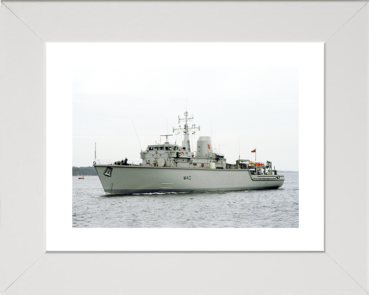 HMS Berkeley (M40) Royal Navy Hunt Class Mine Warfare Vessel Port Side View Photo Print Wall Art Decor Posters, Prints, & Visual Artwork Hampshire Prints 10 x 8 White Frame Yes