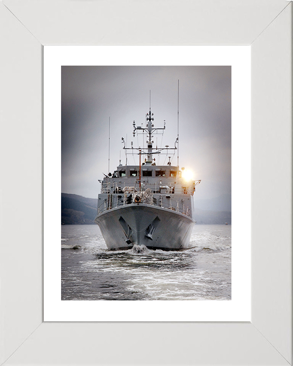 HMS Blyth (M111) Photo Print - Scotland 2008 - Royal Navy Sandown Class Minehunter Hampshire Prints 10 x 8 White Frame Yes