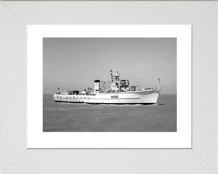 HMS Yarnton M1196 Royal Navy Ton Class Minesweeper Photo Print or Framed Print - Hampshire Prints