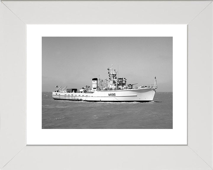 HMS Yarnton M1196 | Photo Print | Framed Print | Ton Class | Minesweeper | Royal Navy Hampshire Prints