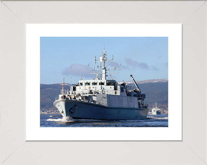 HMS Ramsey M110 | Photo Print | Framed Print | Sandown Class | Minehunter | Royal Navy Hampshire Prints