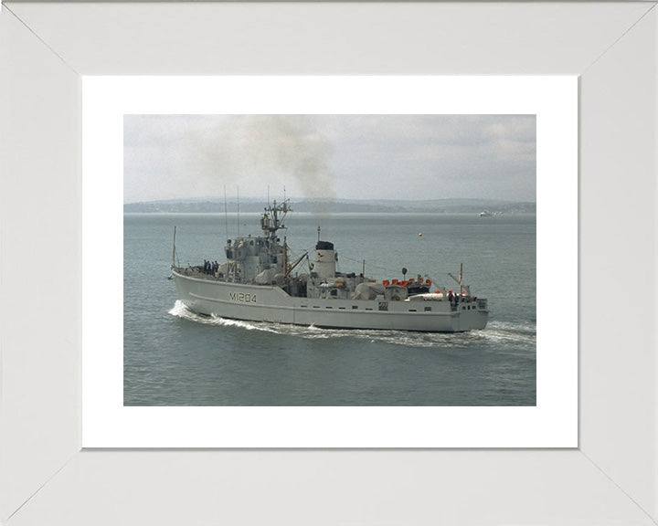 HMS Stubbington M1204 | Photo Print | Framed Print | Ton Class | Minesweeper | Royal Navy Hampshire Prints