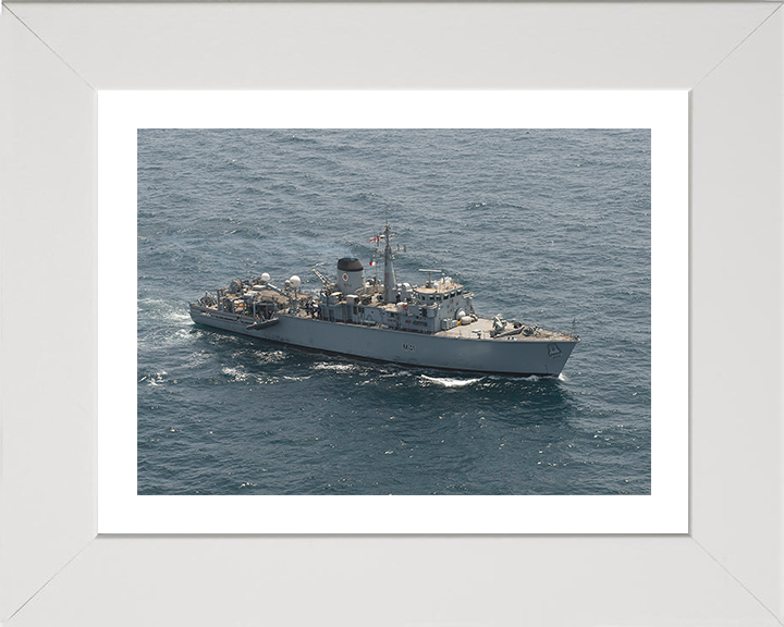 HMS Quorn (M41) Photo Print - Persian Gulf 2013 - Royal Navy Hunt Class Minehunter Hampshire Prints 10 x 8 White Frame Yes