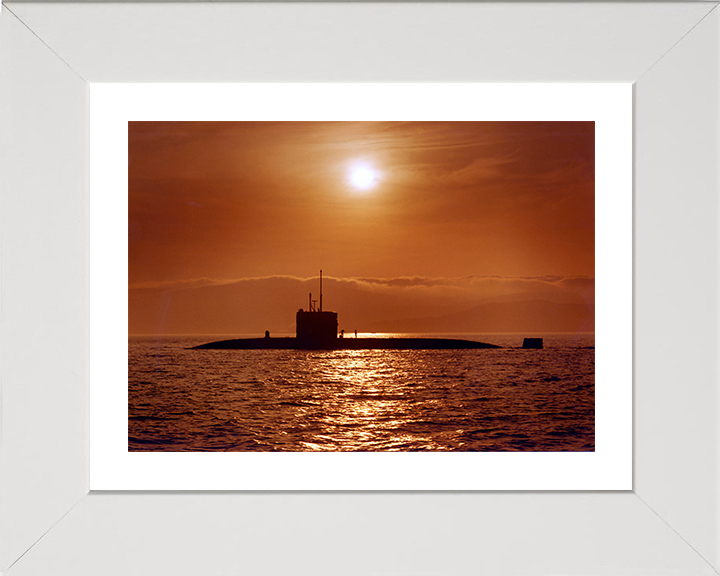 HMS Splendid (S106) Photo Print - Clyde 1995 - Royal Navy Swiftsure Class Submarine Hampshire Prints 10 x 8 White Frame Yes