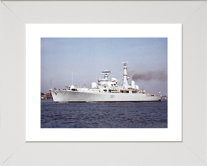 HMS Bristol (D23) Royal Navy Type 82 Destroyer Leaving Portsmouth Photo Print Wall Art Decor Posters, Prints, & Visual Artwork Hampshire Prints 10 x 8 White Frame Yes