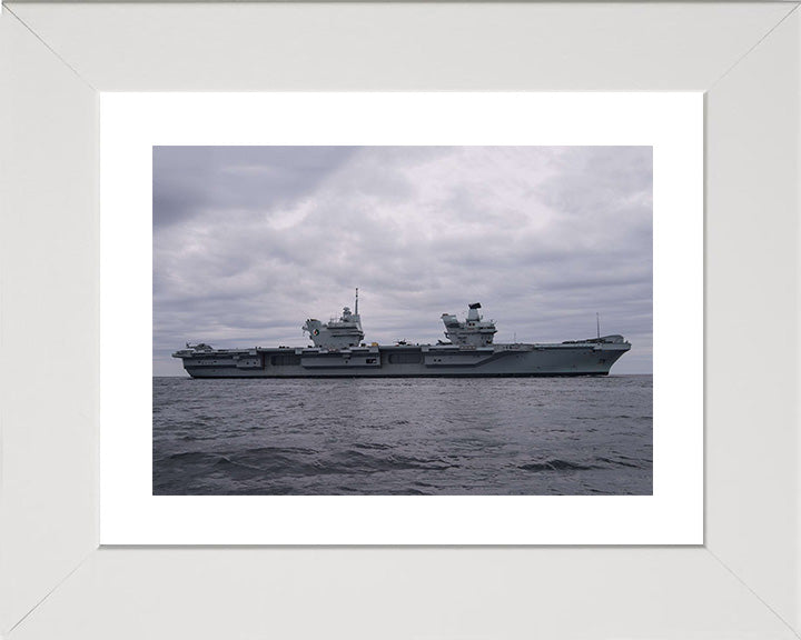 HMS Queen Elizabeth R08 | Photo Print | Framed Print | Queen Elizabeth Class | Aircraft Carrier | Royal Navy Hampshire Prints