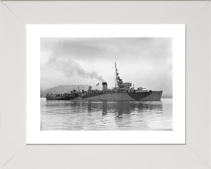 HMS Rinaldo J225 | Photo Print | Framed Print | Algerine Class | Minesweeper | Royal Navy Hampshire Prints