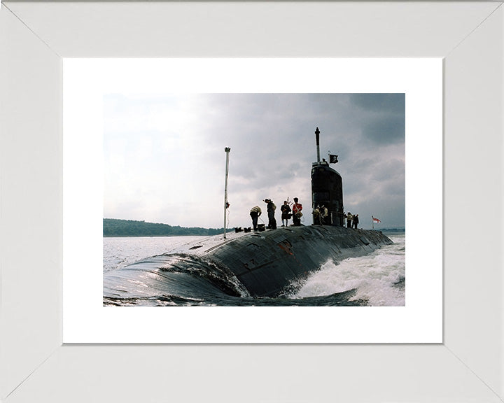 HMS Sceptre S104 Submarine | Photo Print | Framed Print | Swiftsure Class | Royal Navy Hampshire Prints