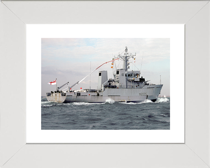 HMS Dovey (M2005) Royal Navy River Class Minesweeper Paying Off Photo Print Wall Art Decor Posters, Prints, & Visual Artwork Hampshire Prints 10 x 8 White Frame Yes
