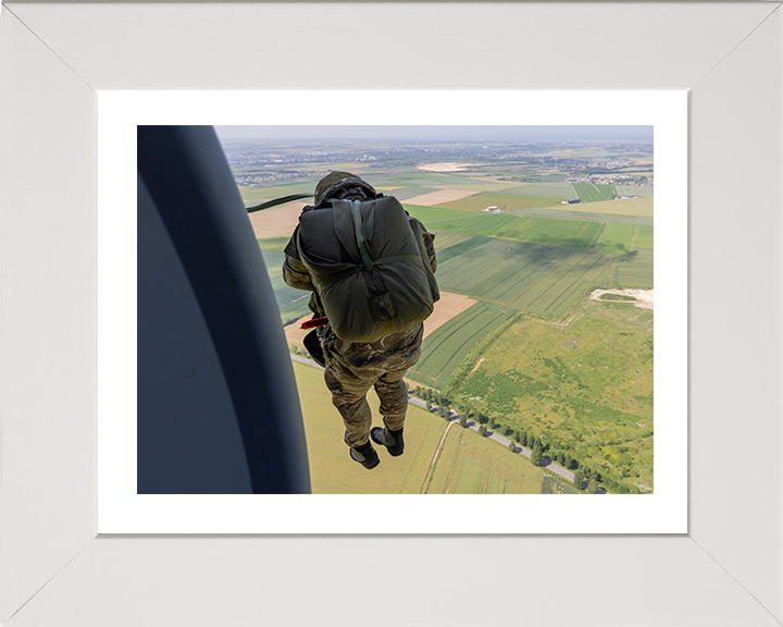 16 Air Assault Brigade Soldier Parachuting Photo Print - British Army Hampshire Prints 10 x 8 White Frame Yes