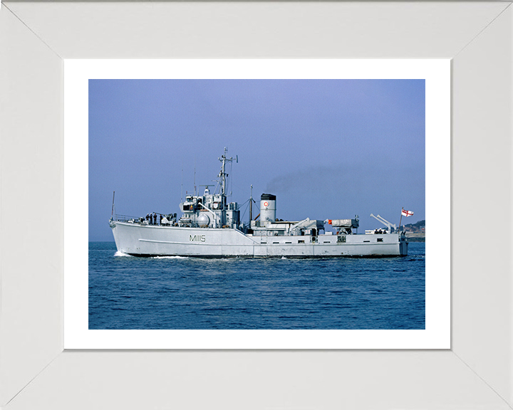 HMS Bronington M1115 | Photo Print | Framed Print | Ton Class | Minesweeper | Royal Navy Hampshire Prints