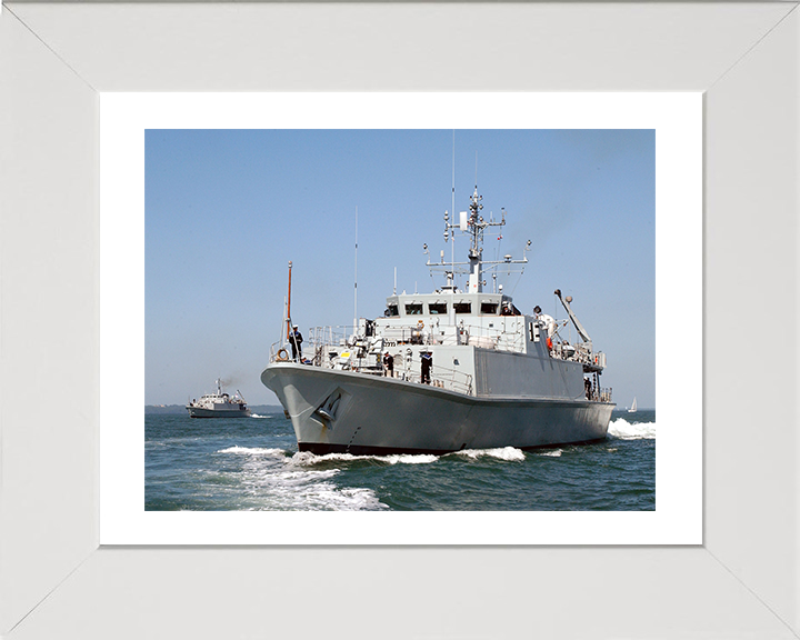 HMS Bangor (M109) Photo Print - Portsmouth 2003 - Royal Navy Sandown Class Minehunter Posters, Prints, & Visual Artwork Hampshire Prints 10 x 8 White Frame Yes