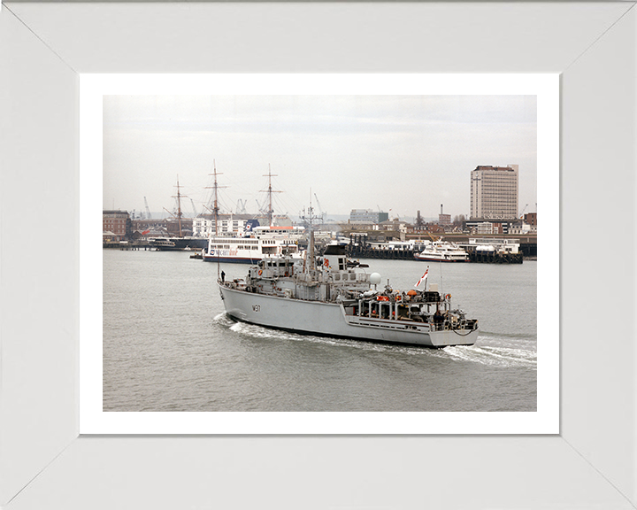 HMS Chiddingfold M37 | Photo Print | Framed Print | Hunt Class | Minehunter | Royal Navy Hampshire Prints
