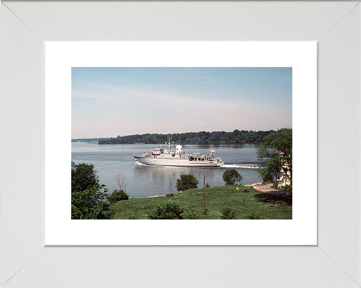 HMS Dulverton M35 | Photo Print | Framed Print | Hunt Class | Mine Warfare Vessel | Royal Navy Posters, Prints, & Visual Artwork Hampshire Prints
