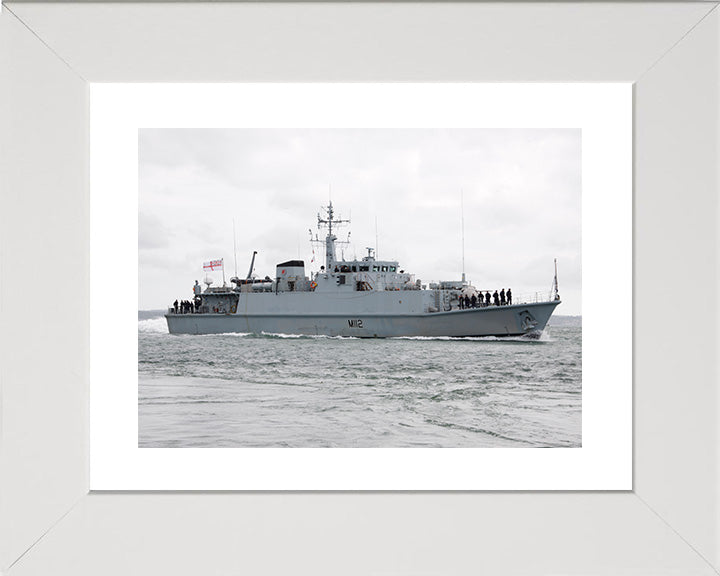 HMS Shoreham M112 | Photo Print | Framed Print | Sandown Class | Minehunter | Royal Navy Hampshire Prints