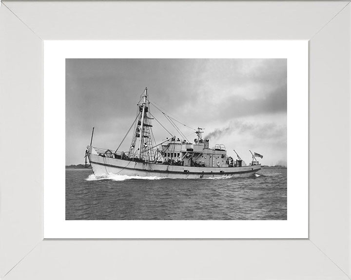 HMS MMS 1717 (J517) | Photo Print | Framed Print | MMS Class | Minesweeper | Royal Navy Hampshire Prints