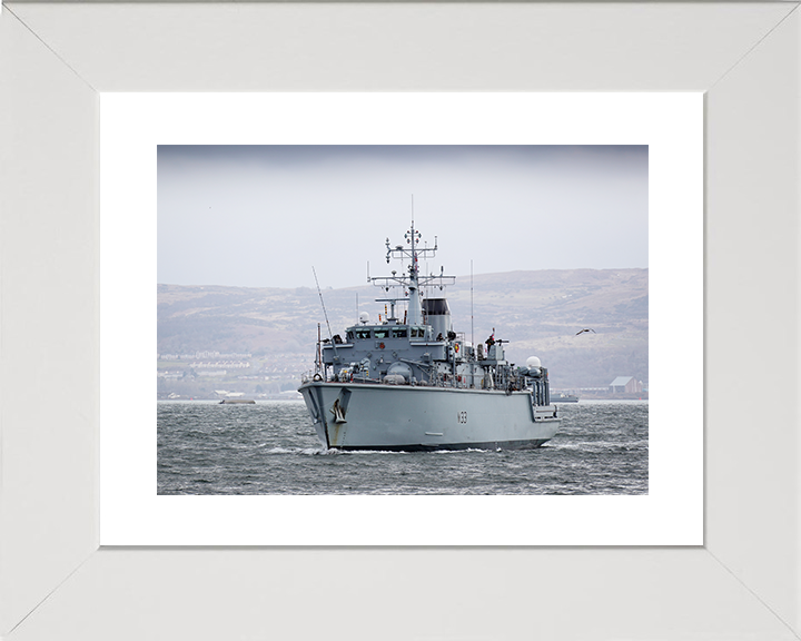 HMS Brocklesby (M33) Royal Navy Hunt Class Mine Warfare Vessel Port Bow View Photo Print Wall Art Decor Posters, Prints, & Visual Artwork Hampshire Prints 10 x 8 White Frame Yes