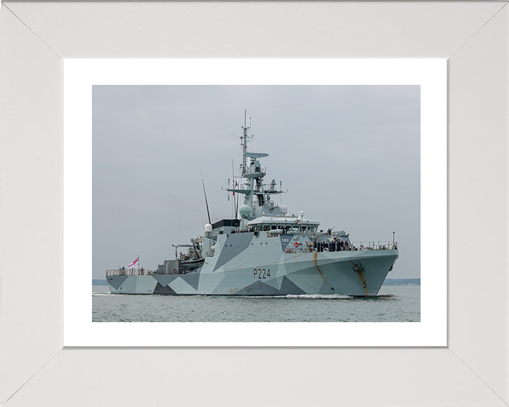 HMS Trent (P224) Photo Print - Portsmouth Return 2025 - Royal Navy River Class Patrol Vessel Hampshire Prints 10 x 8 White Frame Yes