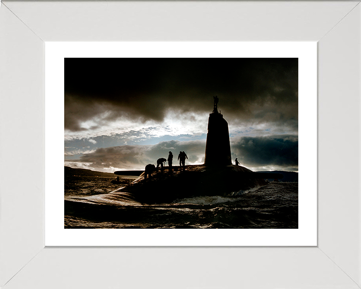 HMS Victorious (S29) Photo Print - Clyde 1995 - Royal Navy Vanguard Class Submarine Hampshire Prints 10 x 8 White Frame Yes