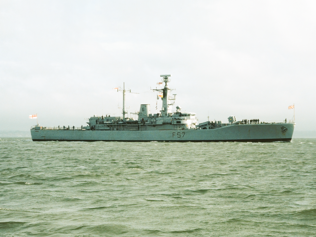 HMS Andromeda (F57) Royal Navy Leander Class Frigate Starboard Beam View Photo Print Wall Art Decor Posters, Prints, & Visual Artwork Hampshire Prints 6 x 4 No Frame No