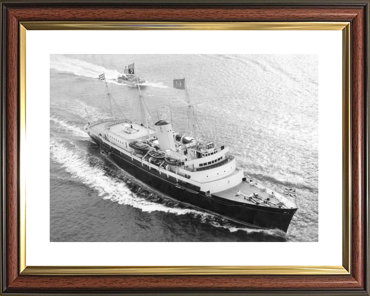 HMY Britannia Royal Yacht Underway Photo Print - Posters, Prints, & Visual Artwork - by Hampshire Prints (image 8 of 9)