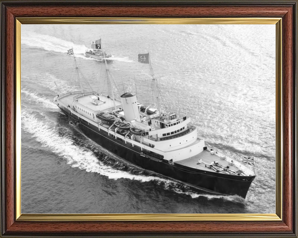 HMY Britannia Royal Yacht Underway Photo Print - Posters, Prints, & Visual Artwork - by Hampshire Prints (image 9 of 9)