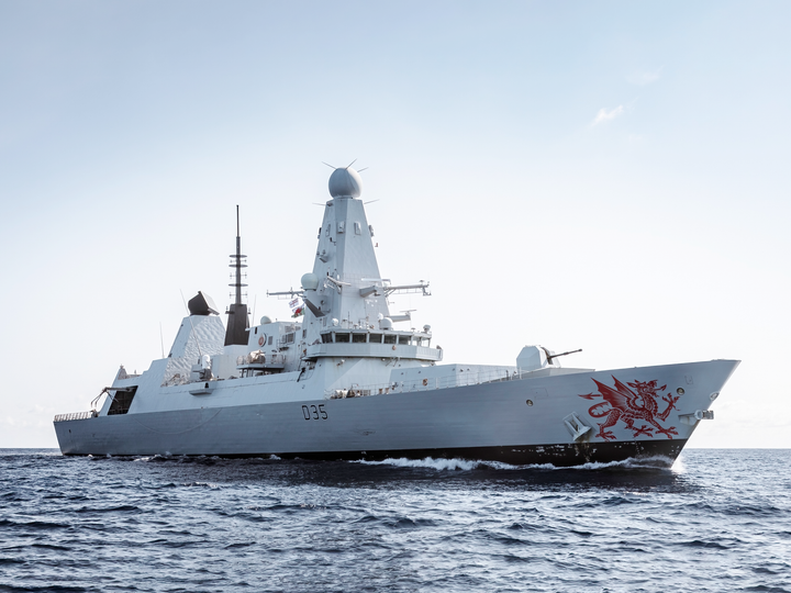 HMS Dragon (D35) Royal Navy Type 45 Destroyer Low Starboard View Photo Print Wall Art Decor Posters, Prints, & Visual Artwork Hampshire Prints 6 x 4 No Frame No