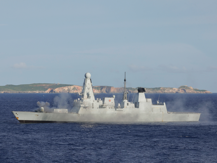 HMS Defender (D36) Royal Navy Type 45 Destroyer Gunnery Exercise Photo Print Wall Art Decor Posters, Prints, & Visual Artwork Hampshire Prints 6 x 4 No Frame No