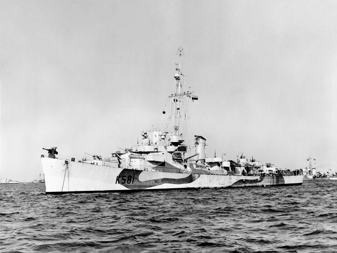 HMS Holmes (K581) Royal Navy Captain Class Frigate Port Side View Photo Print Wall Art Decor - Posters, Prints, & Visual Artwork - by Hampshire Prints (image 1 of 9)