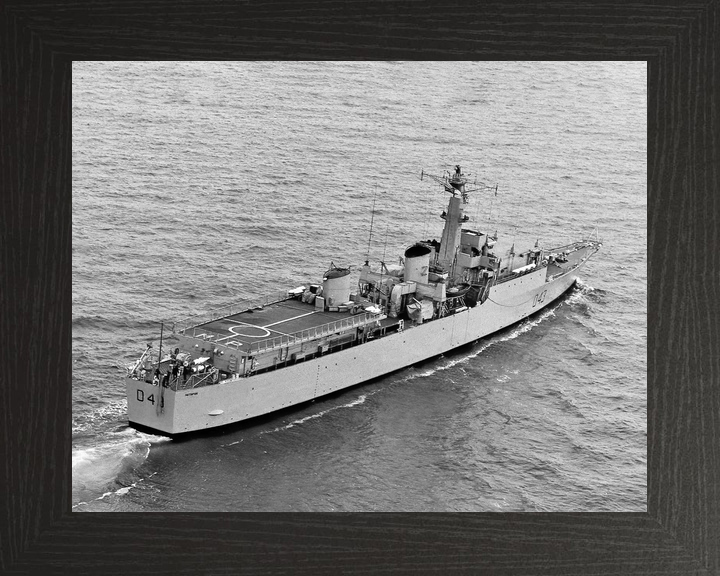 HMS Matapan D43 Battle Class Destroyer Starboard View Photo Print - Posters, Prints, & Visual Artwork - by Hampshire Prints (image 3 of 9)