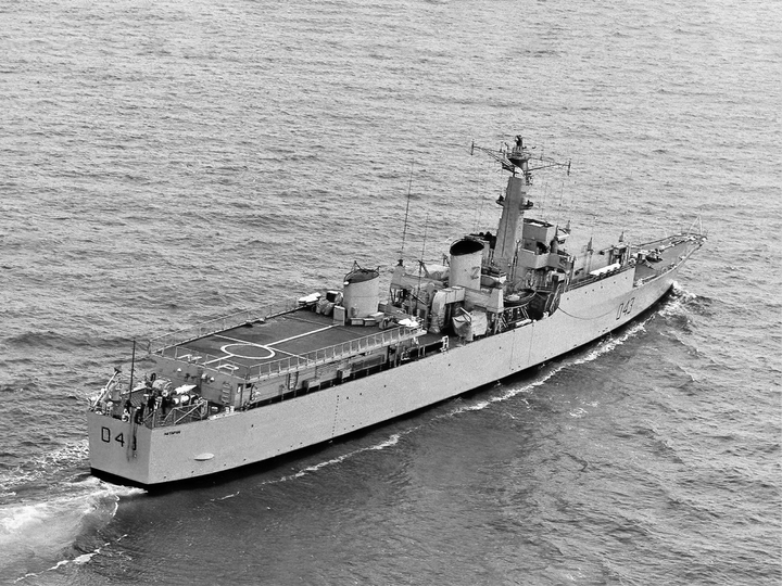 HMS Matapan D43 Battle Class Destroyer Starboard View Photo Print - Posters, Prints, & Visual Artwork - by Hampshire Prints (image 1 of 9)