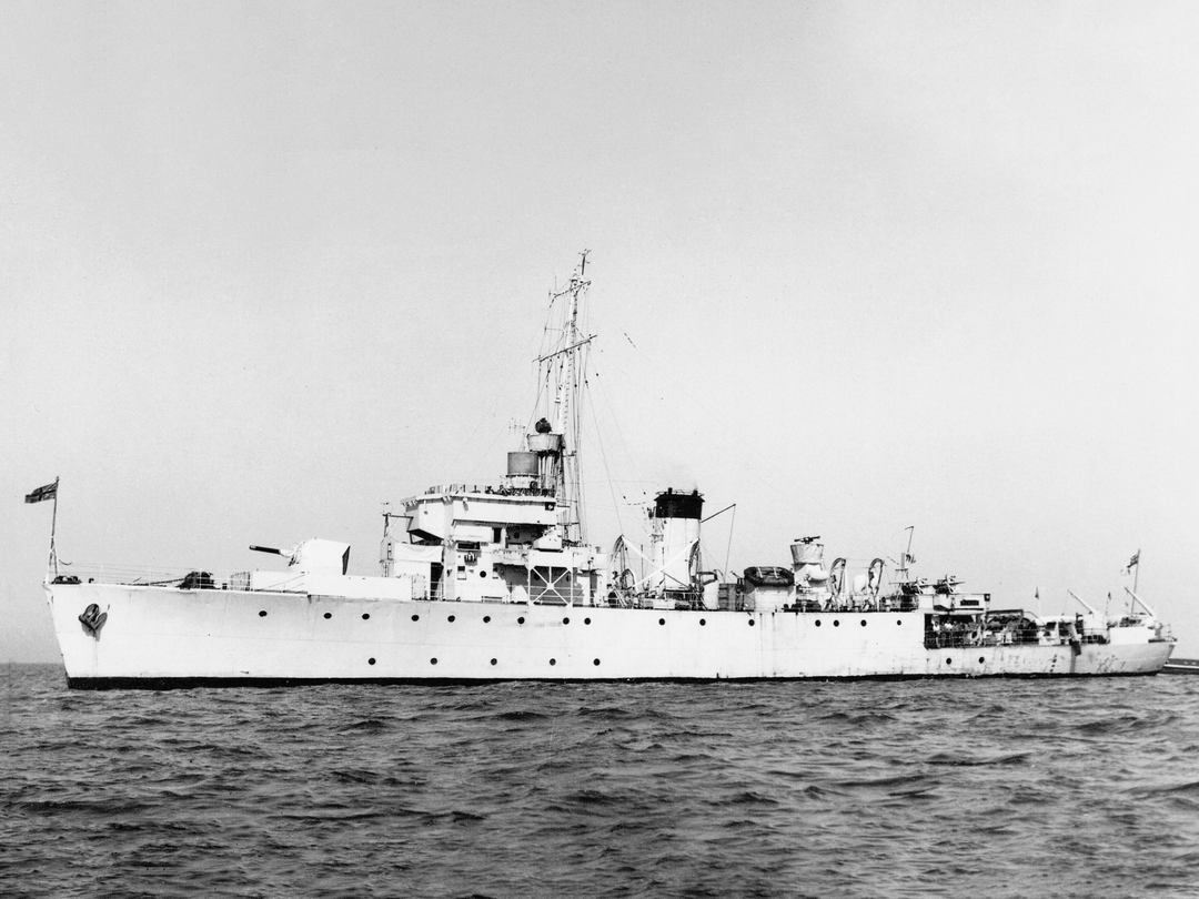 HMS Ready J223 Algerine Class Minesweeper 1947 Photo Print - Posters, Prints, & Visual Artwork - by Hampshire Prints (image 1 of 9)