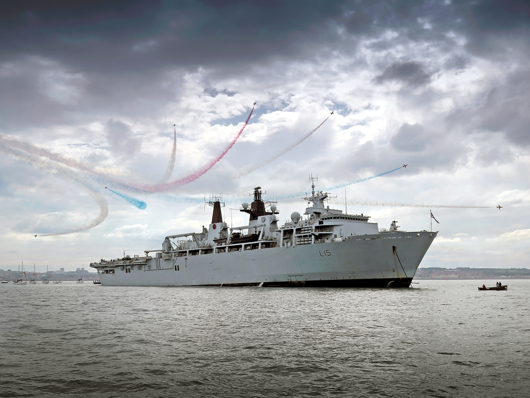HMS Bulwark (L15) Royal Navy Albion Class Amphibious Ship With Red arrows Photo Print Wall Art Decor Posters, Prints, & Visual Artwork Hampshire Prints 6 x 4 No Frame No
